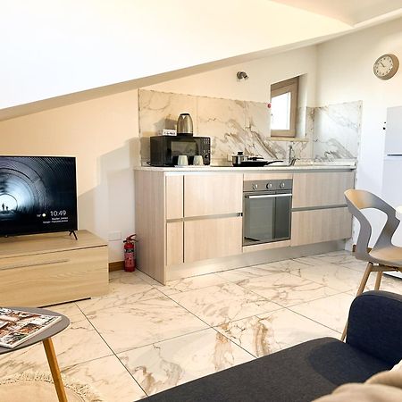 Carolas Luxury House 피우미치노 외부 사진